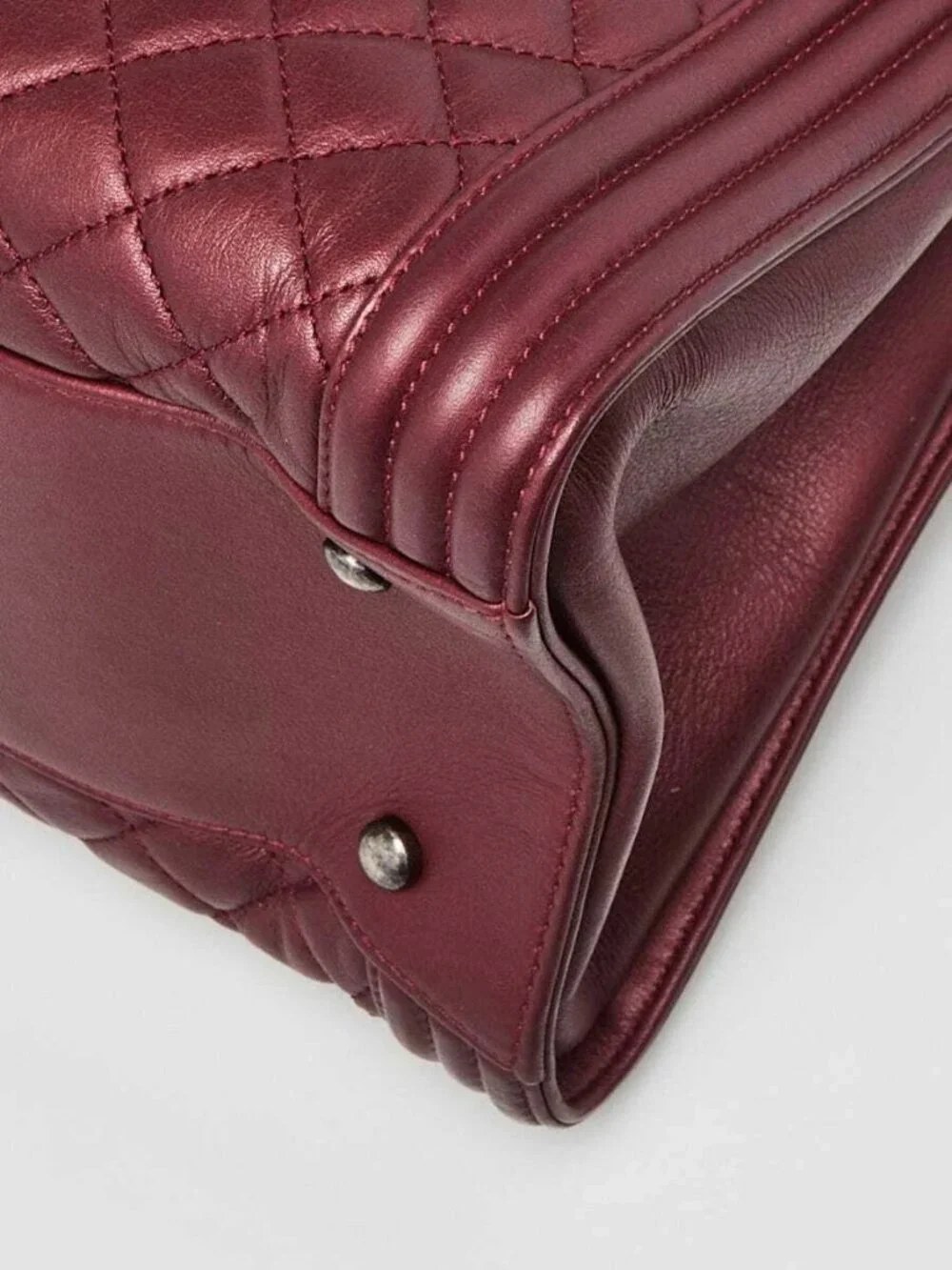 Chanel Metallic Burgundy Quilted Leather Large Boy Tote Bag - Picture 4 of 12
